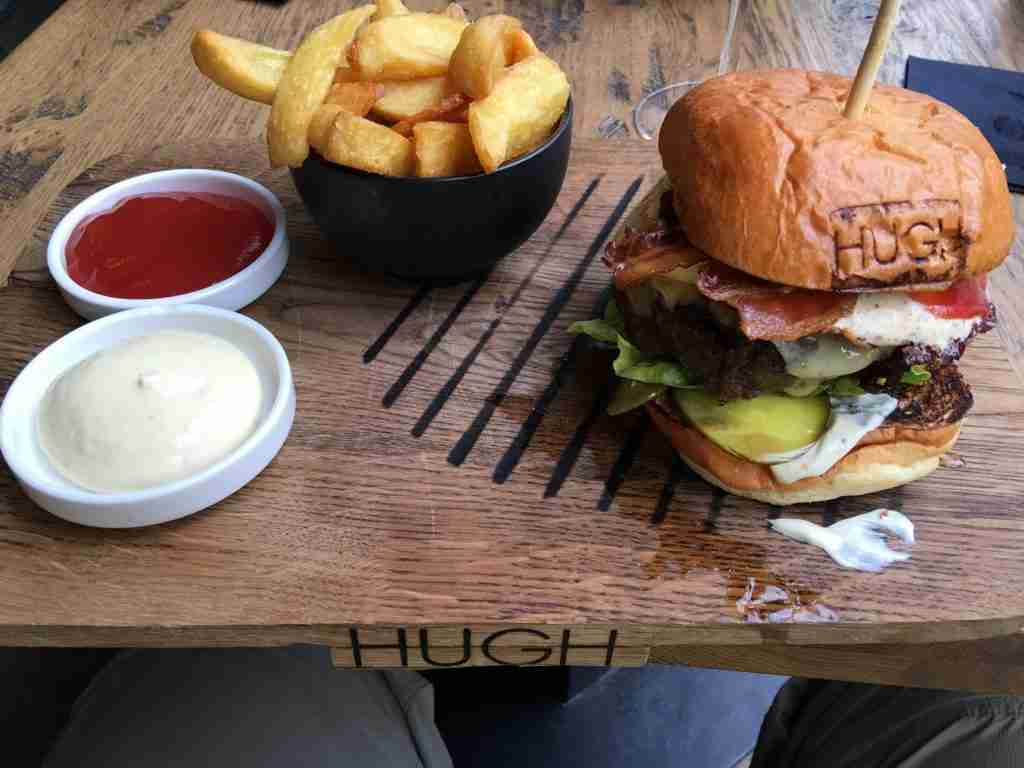 Cheeseburger, Hugh's, Central Station, Holland