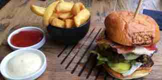 Cheeseburger, Hugh's, Central Station, Holland